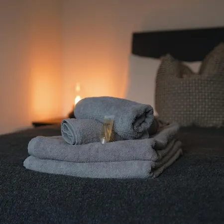 Stylish 3bed Apt, Prime Location, Sleeps 6