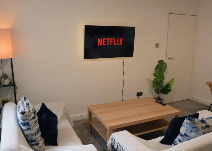 Stylish 3bed Apt, Prime Location, Sleeps 6