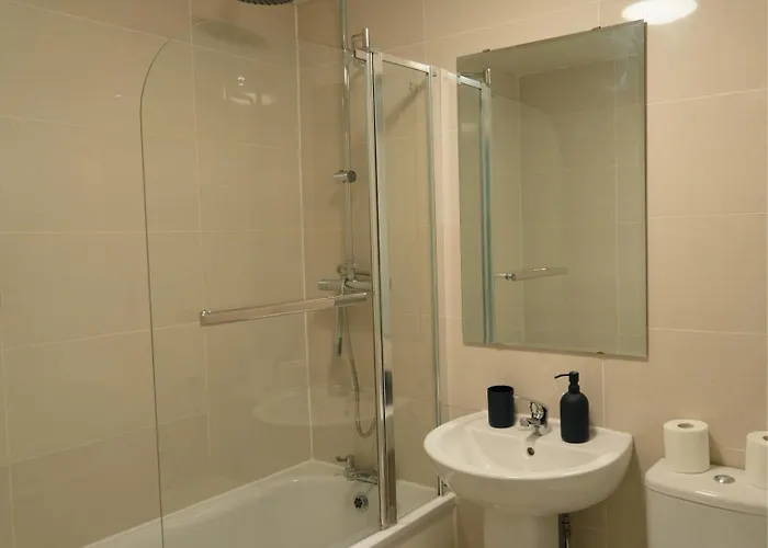 Stylish 3bed Apt, Prime Location, Sleeps 6 * 利兹